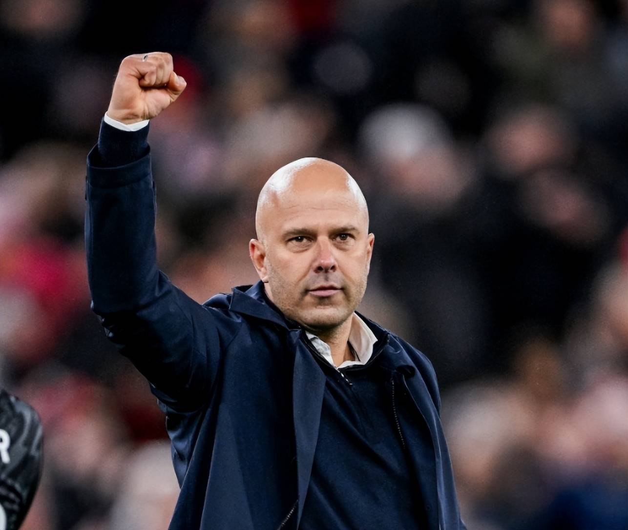 开云体育app-今晚荷甲传出新动向，利物浦刷新队史纪录，管理层表态——悬念犹存，资深球员宣示担当的简单介绍